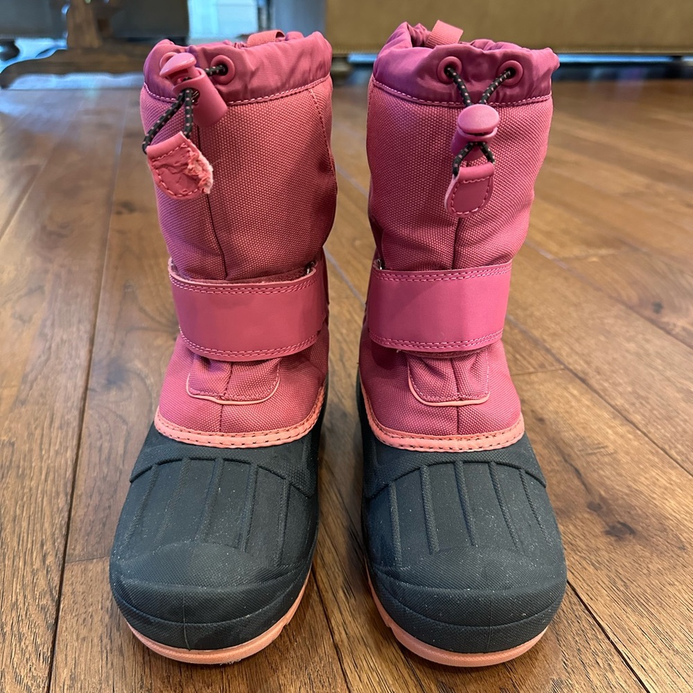 SOLD - Girls Cat & Jack Winter Snow Boots (size 3)